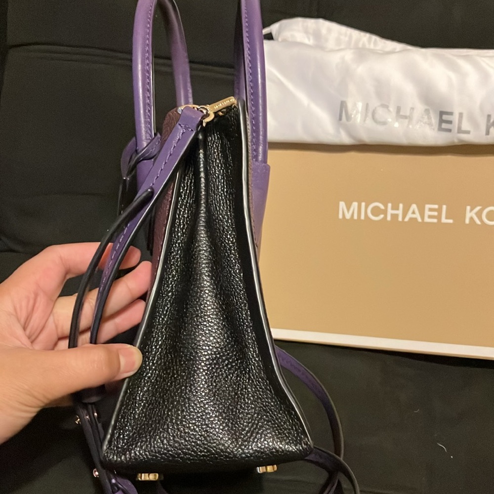 Michael Kors bag - Picture 13 of 17